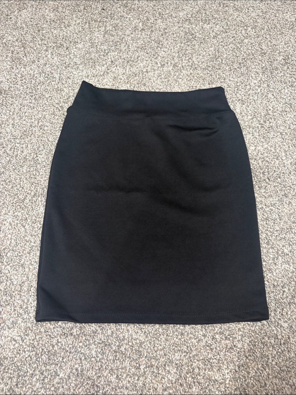 Classic Black Women's Pencil Skirt - Sleek Minimal Design